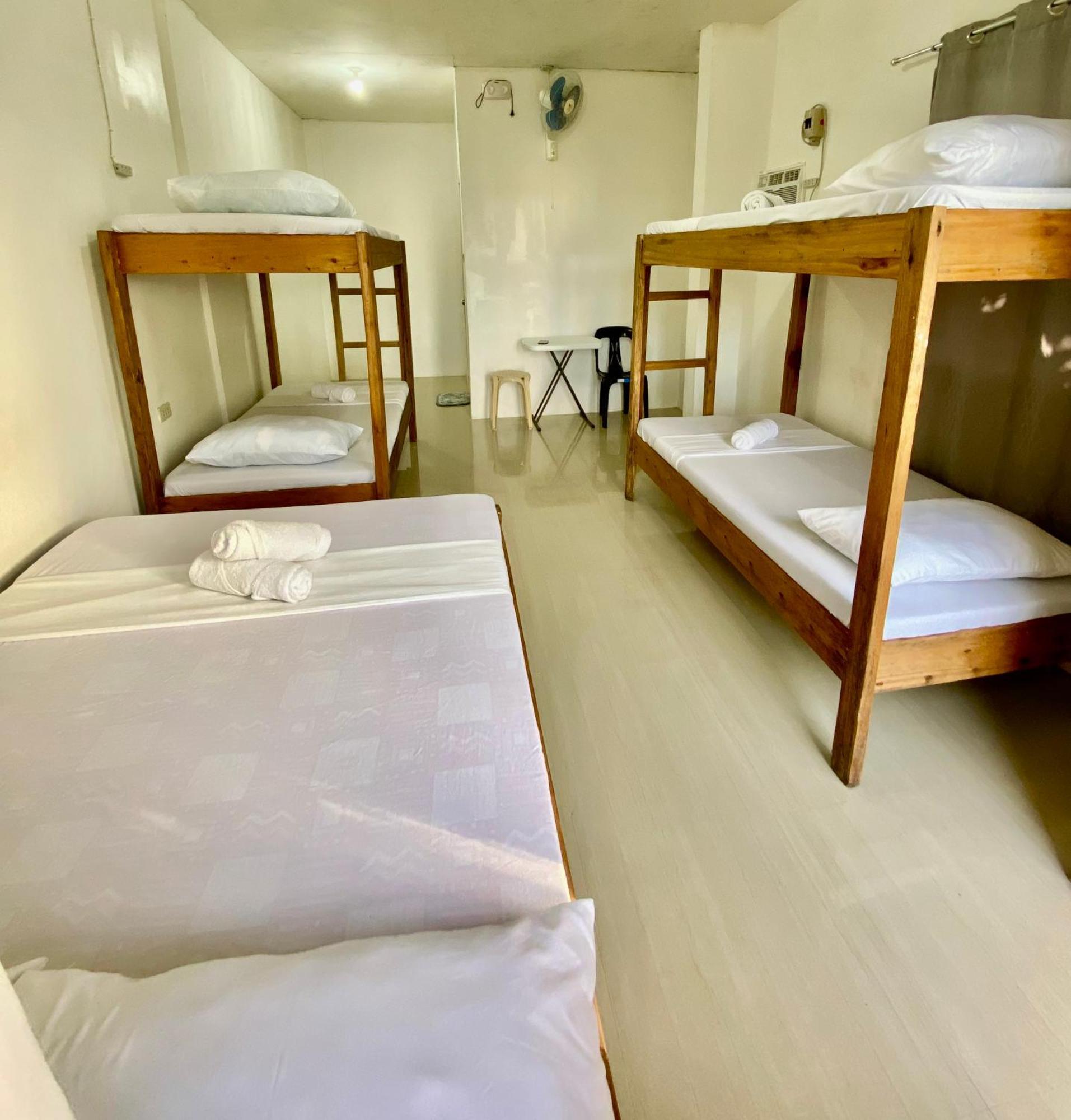 Reddot Guest House General Luna  Exterior photo