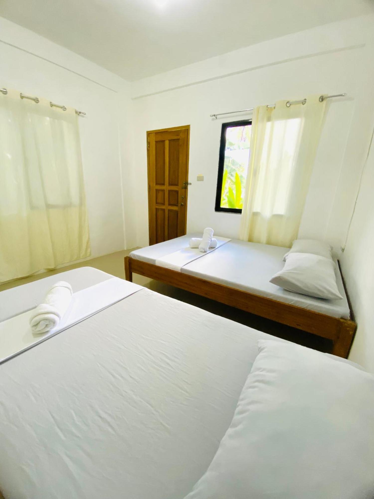 Reddot Guest House General Luna  Exterior photo